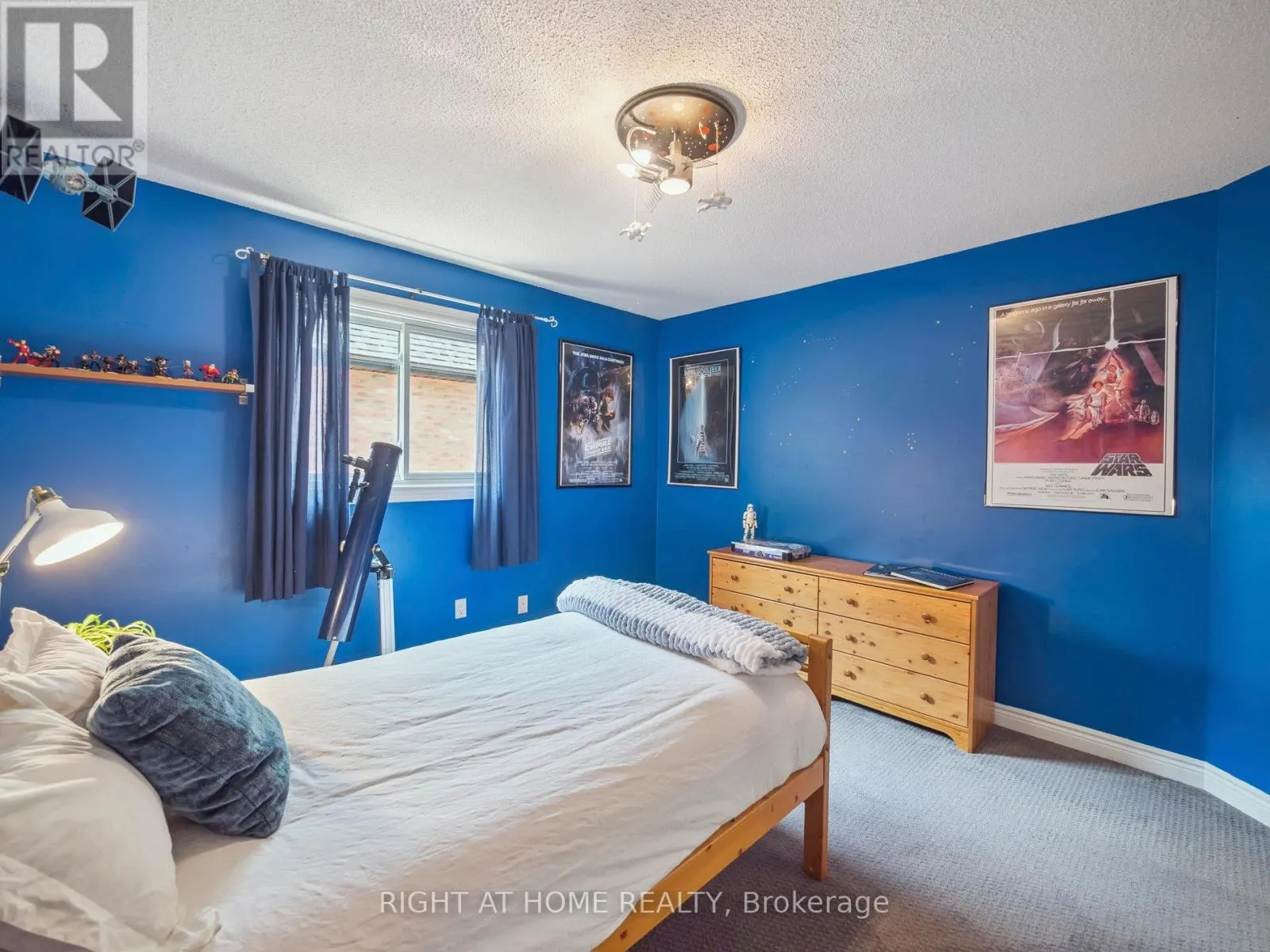 100 CARLYLE CRESCENT