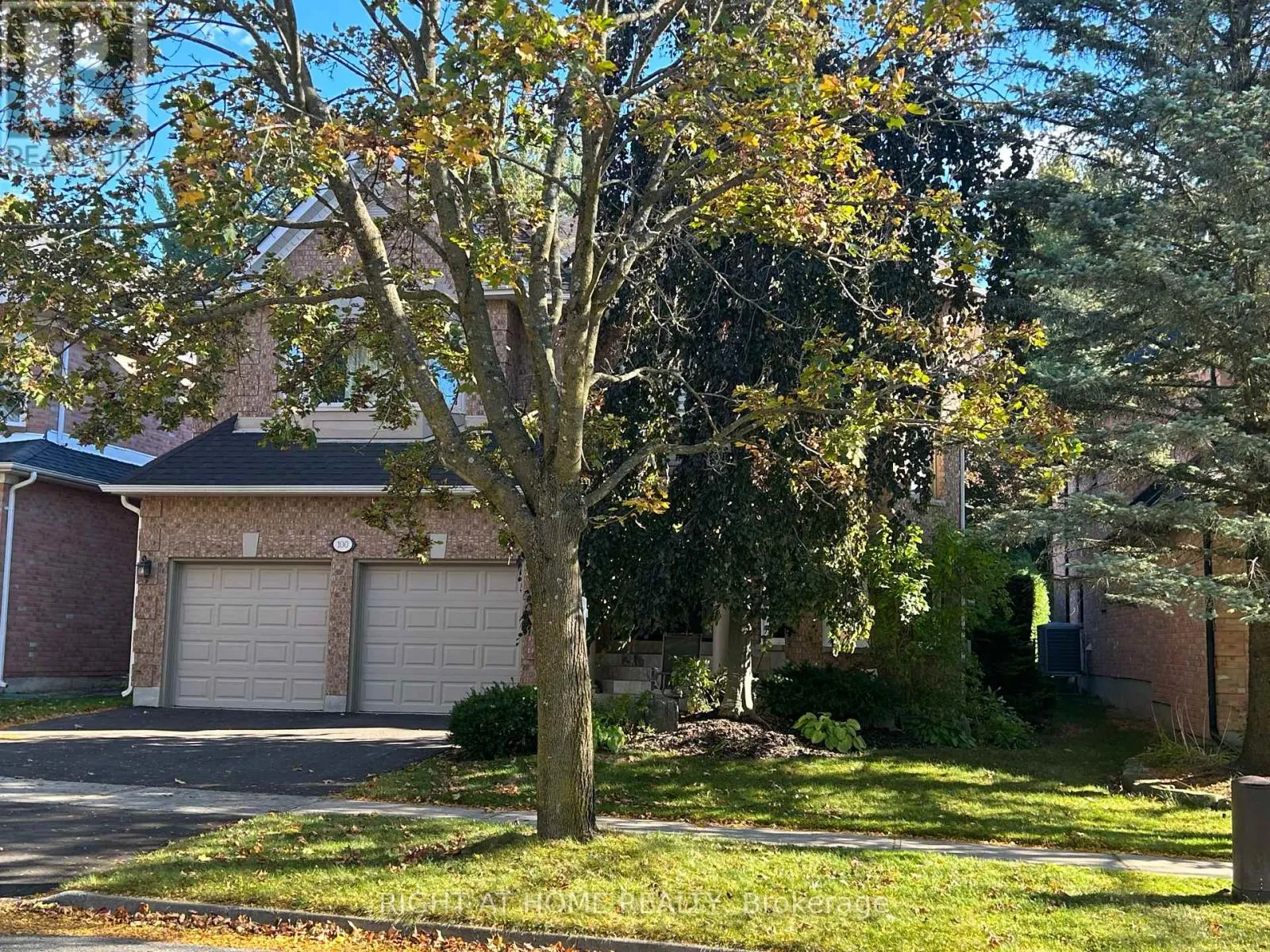 100 CARLYLE CRESCENT