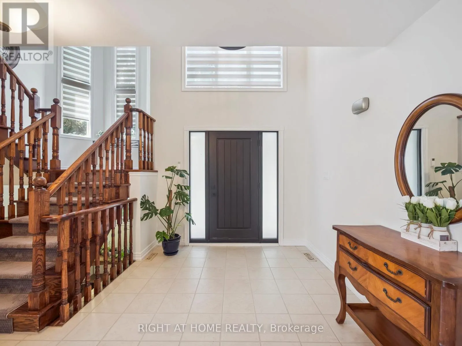 100 CARLYLE CRESCENT
