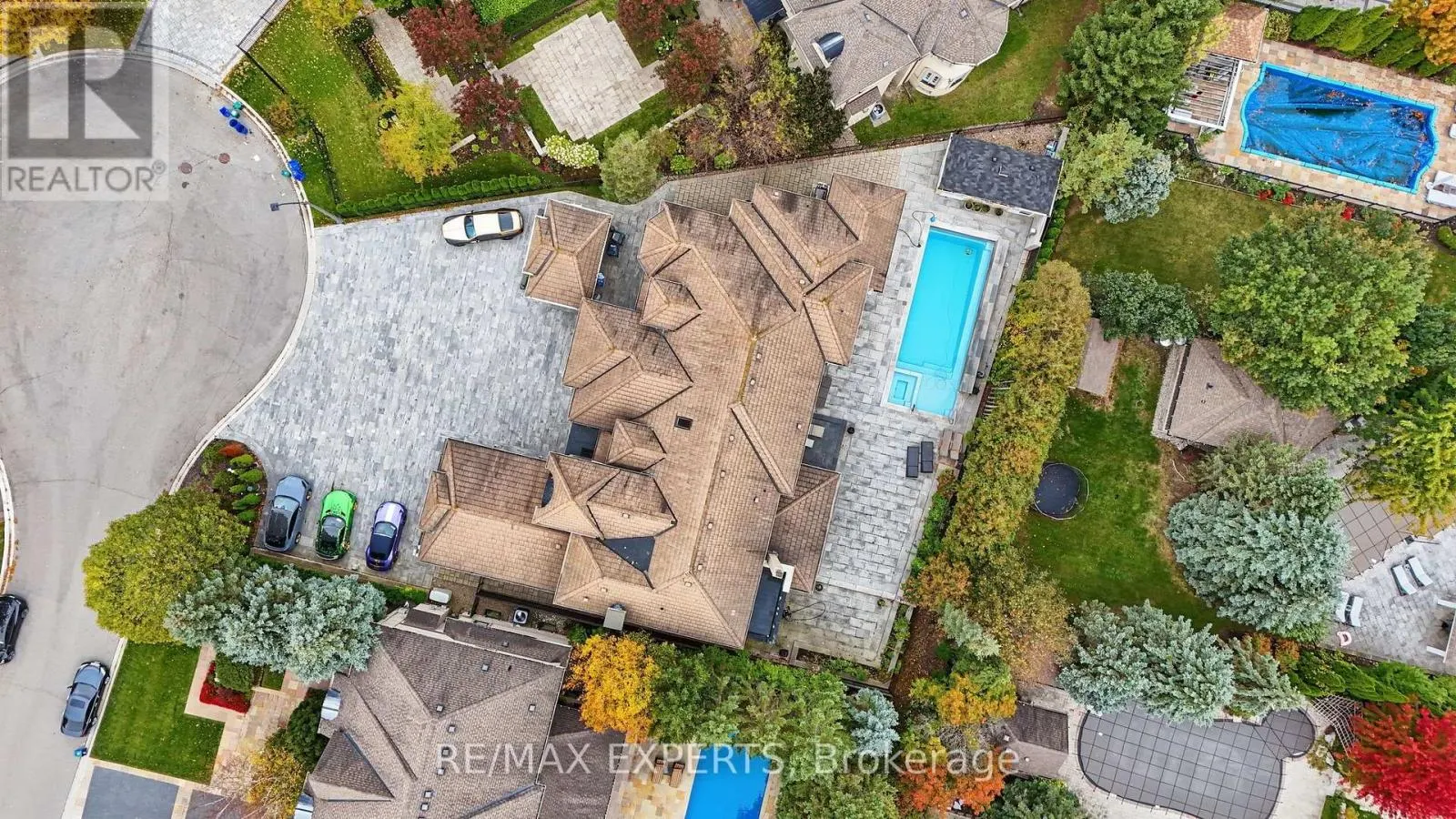33 HIGHLAND CREEK COURT