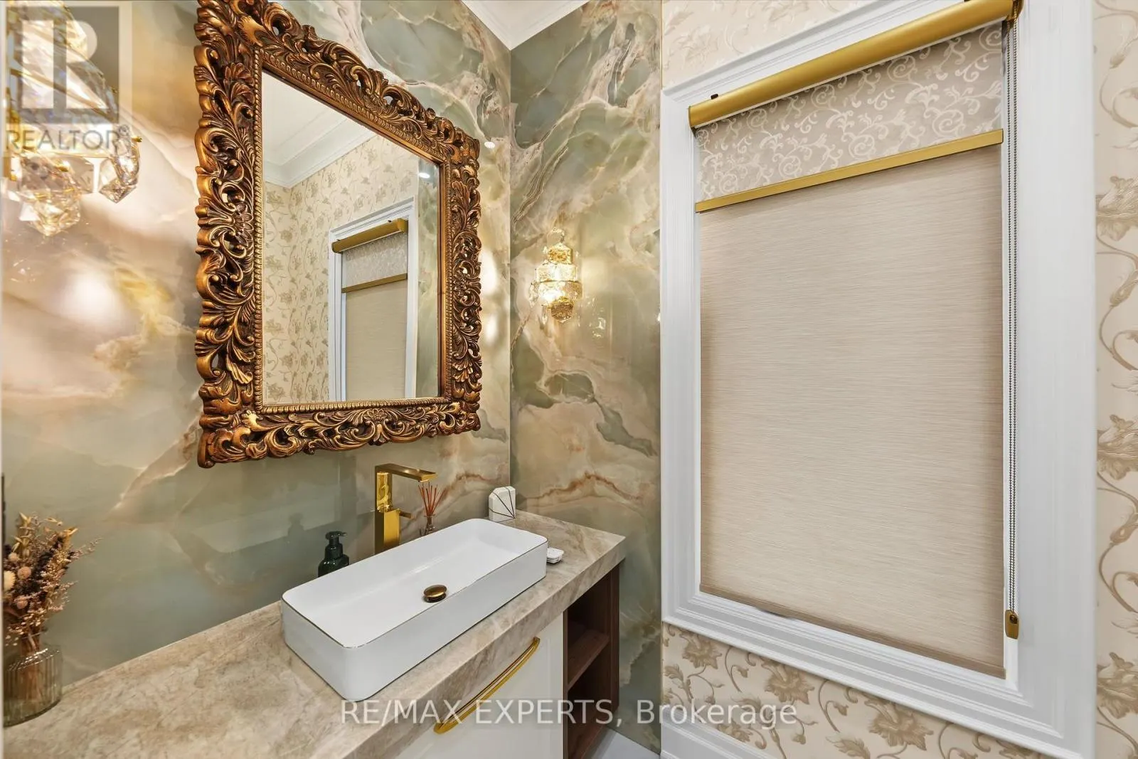 33 HIGHLAND CREEK COURT