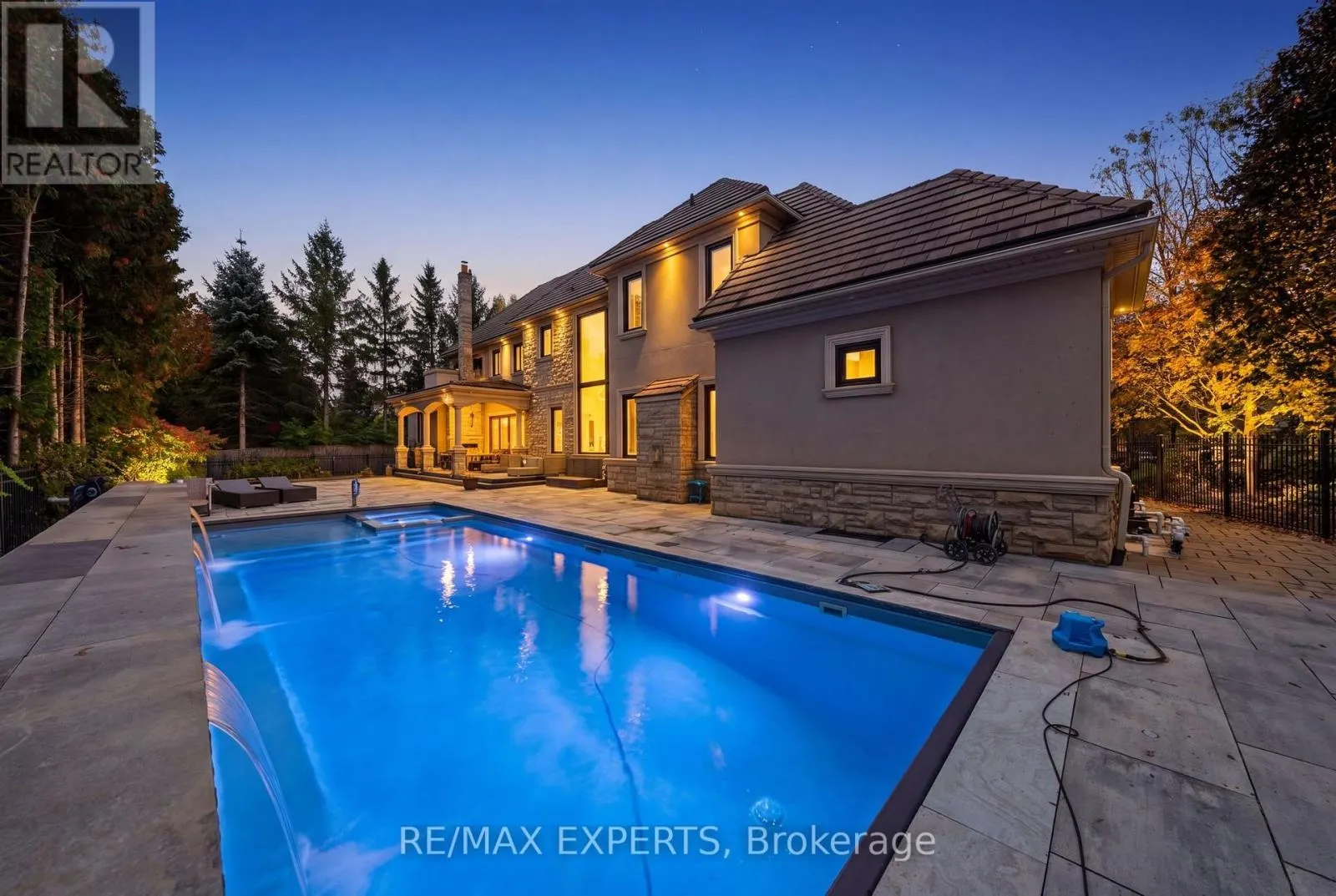 33 HIGHLAND CREEK COURT