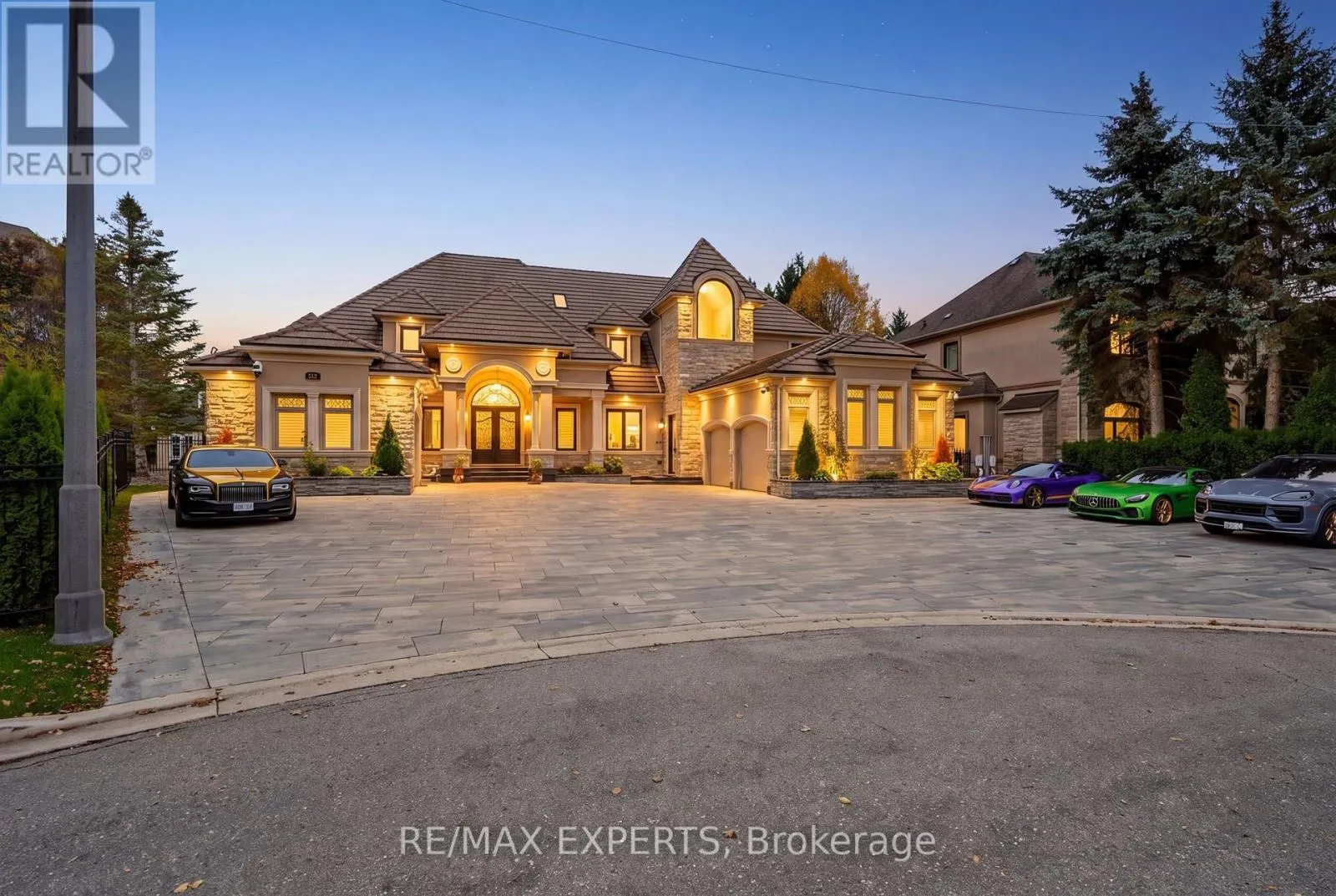 33 HIGHLAND CREEK COURT
