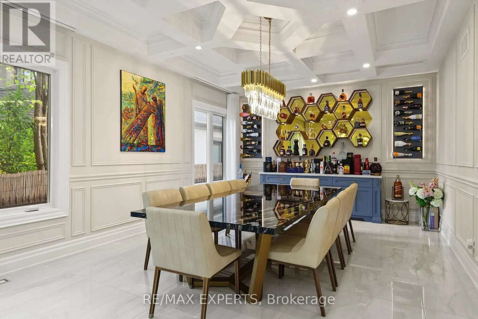 33 HIGHLAND CREEK COURT