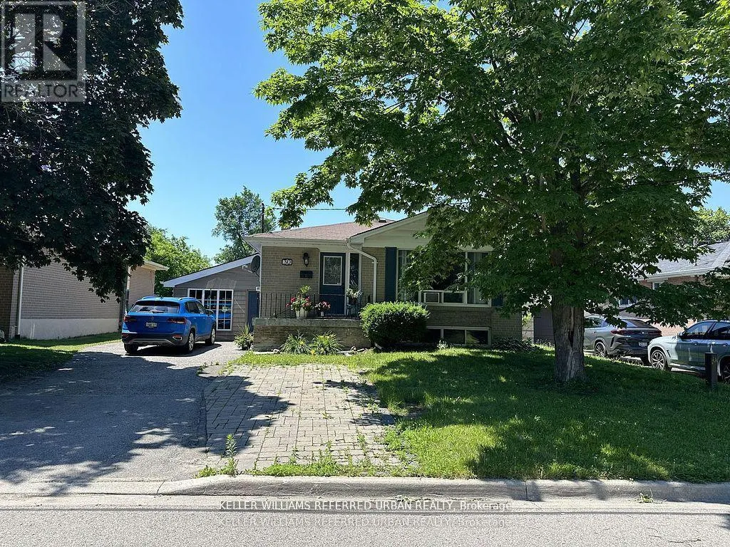 MAIN - 30 COLLINS CRESCENT