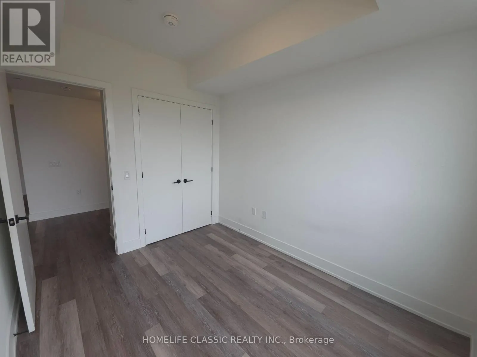 419 - 2075 KING ROAD