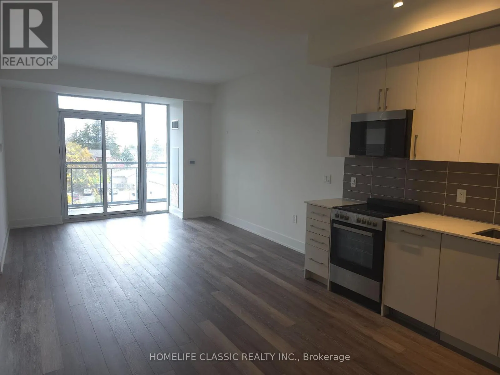 419 - 2075 KING ROAD
