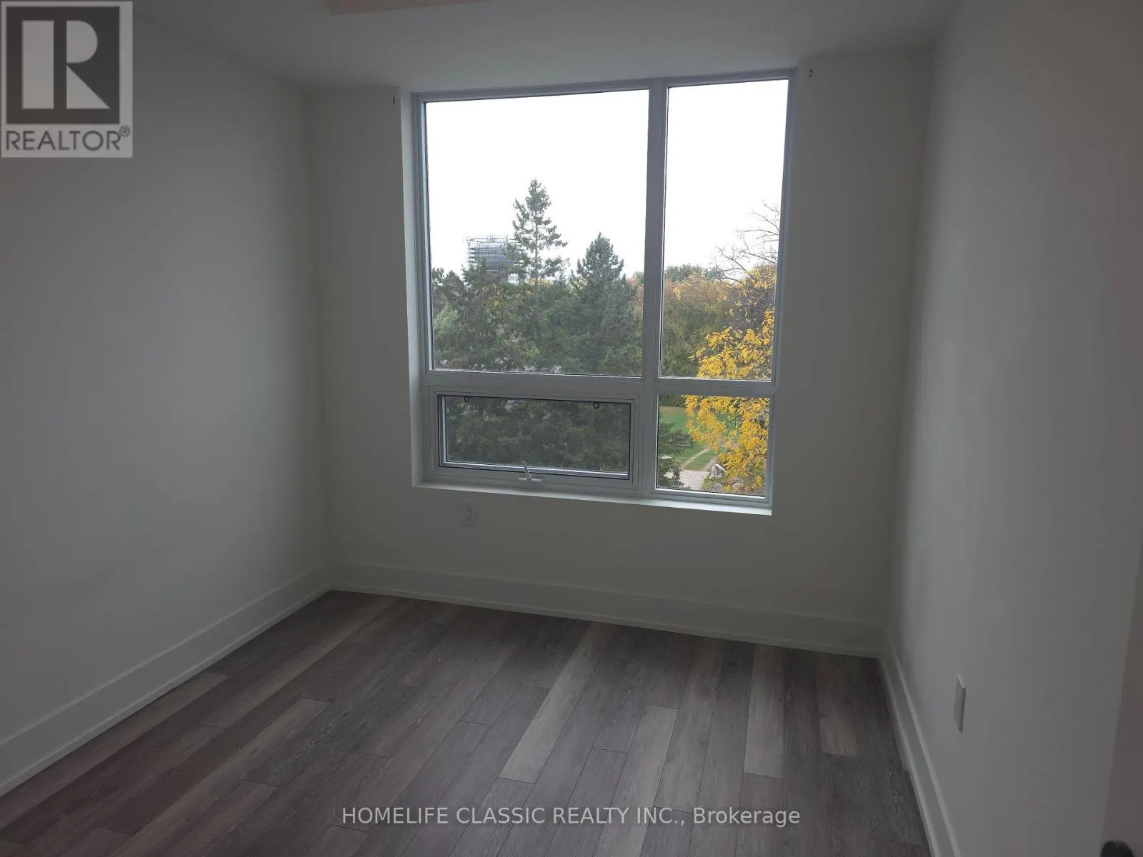 419 - 2075 KING ROAD