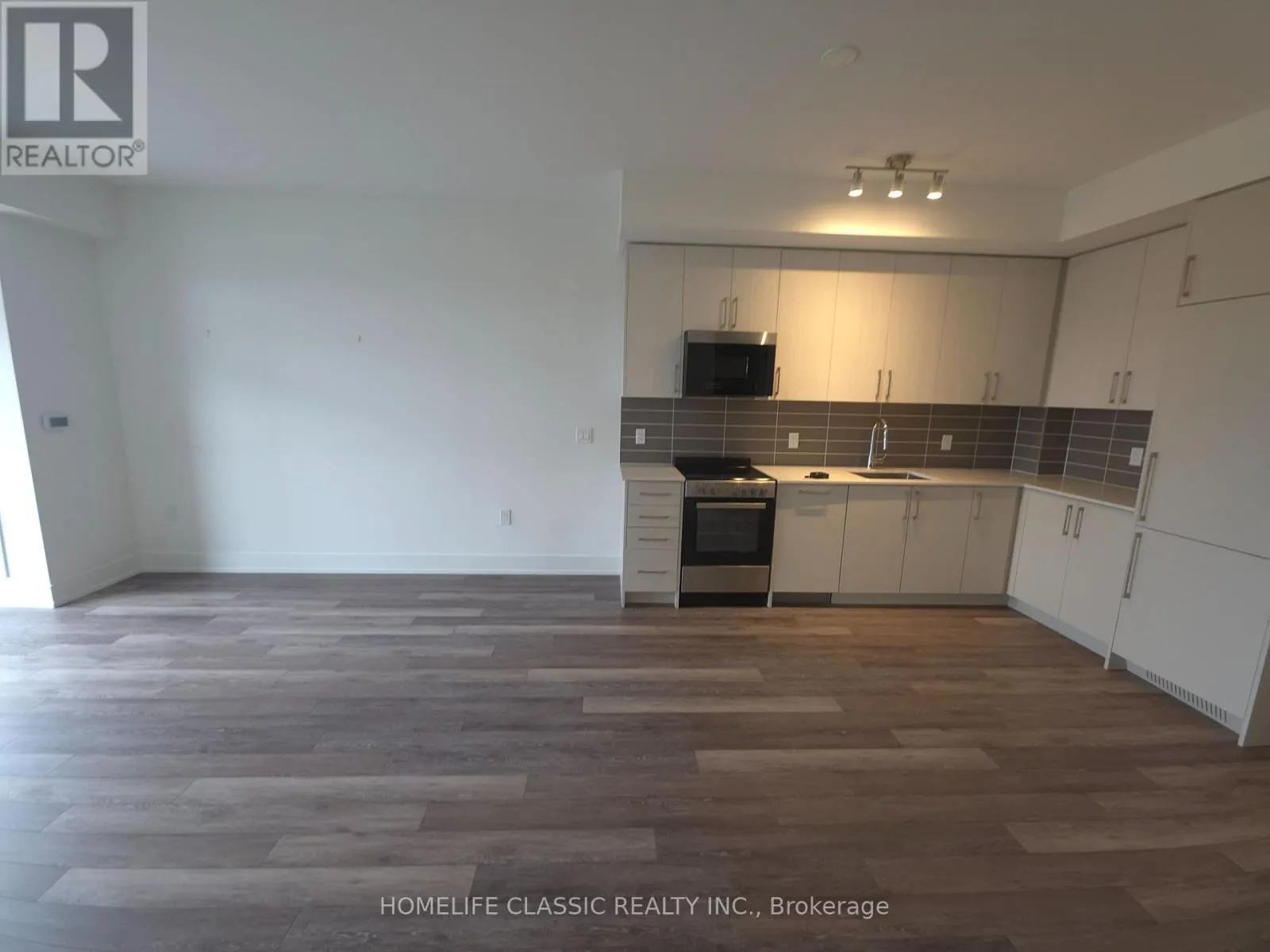 419 - 2075 KING ROAD