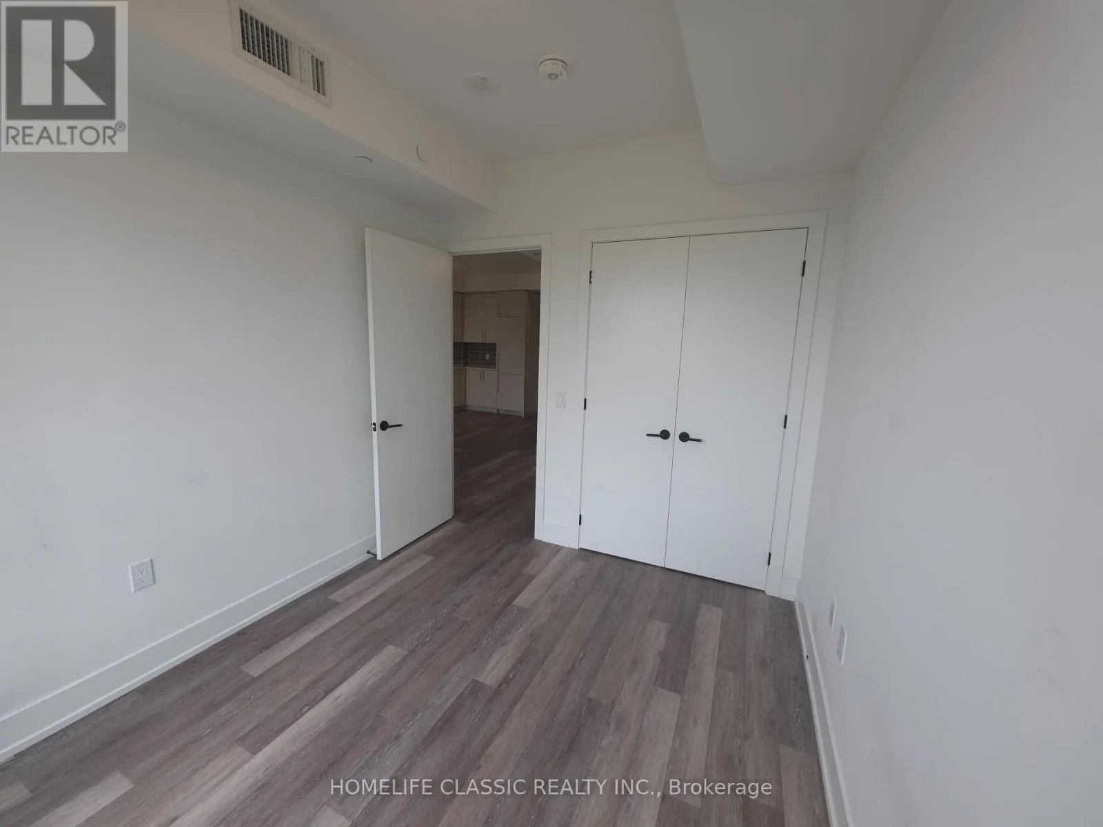 419 - 2075 KING ROAD