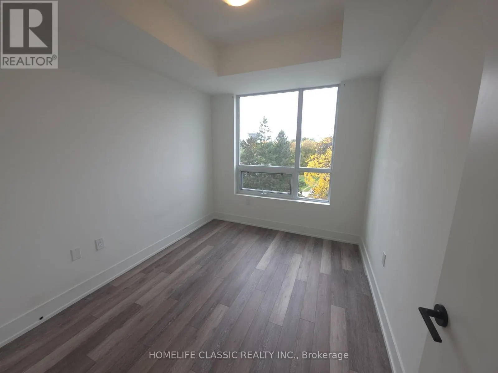 419 - 2075 KING ROAD