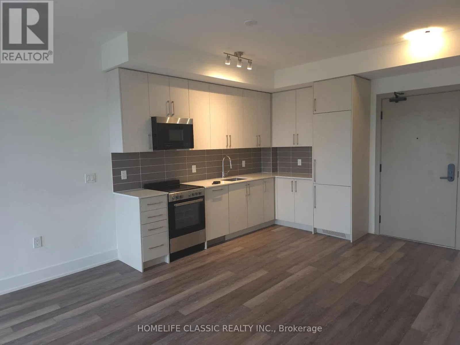 419 - 2075 KING ROAD