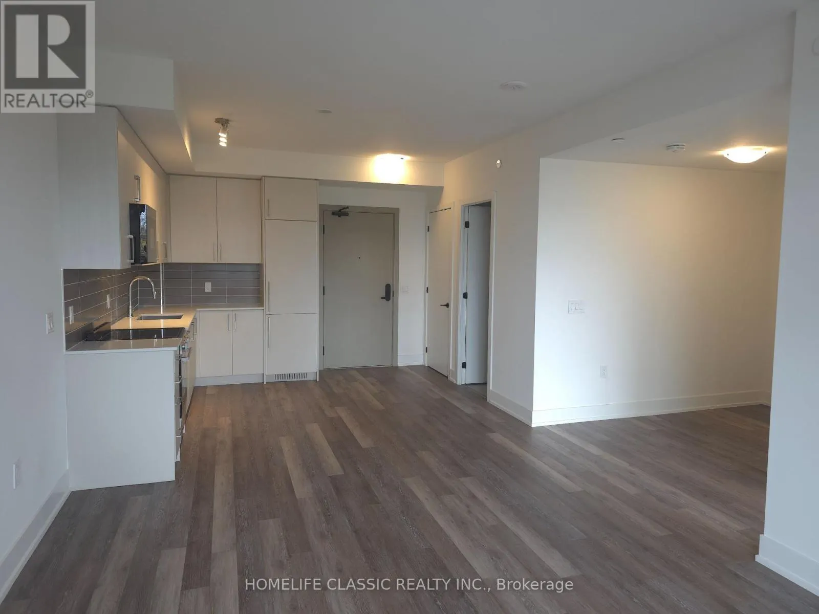 419 - 2075 KING ROAD