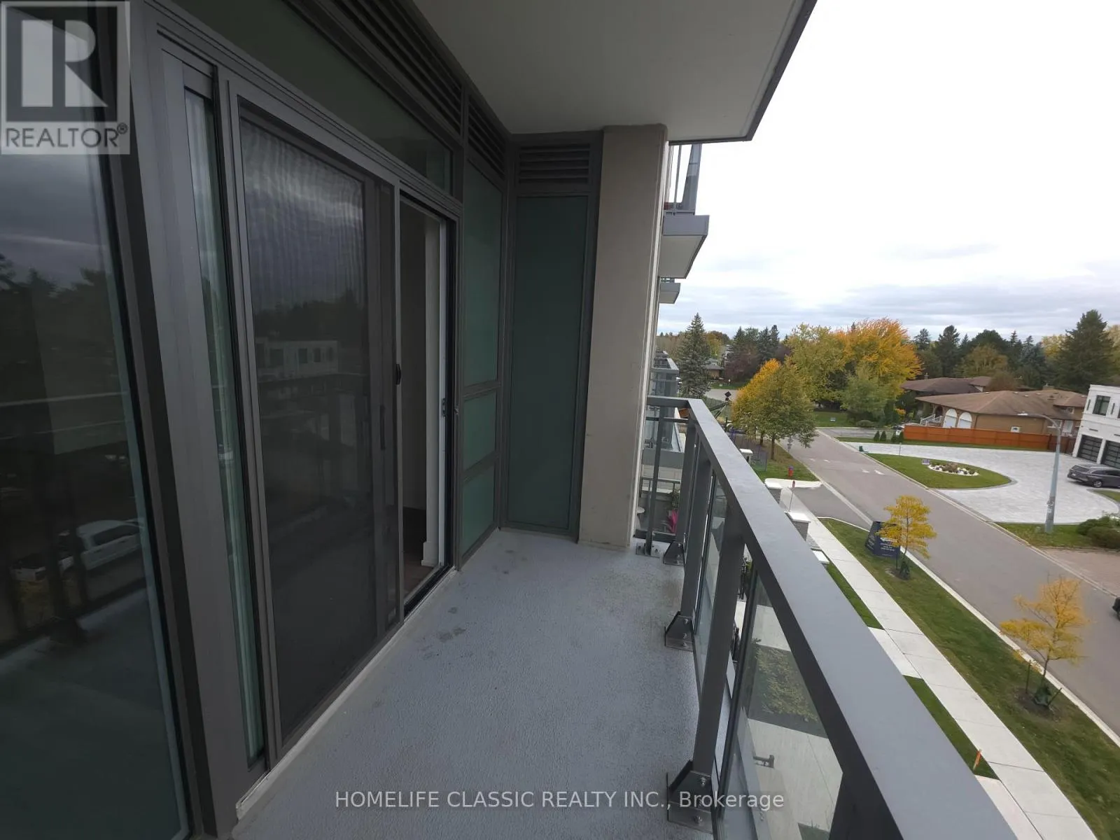 419 - 2075 KING ROAD