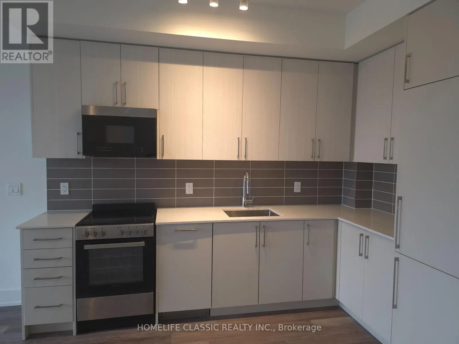 419 - 2075 KING ROAD