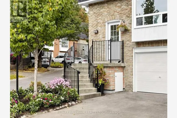 282 ROYAL ORCHARD BOULEVARD