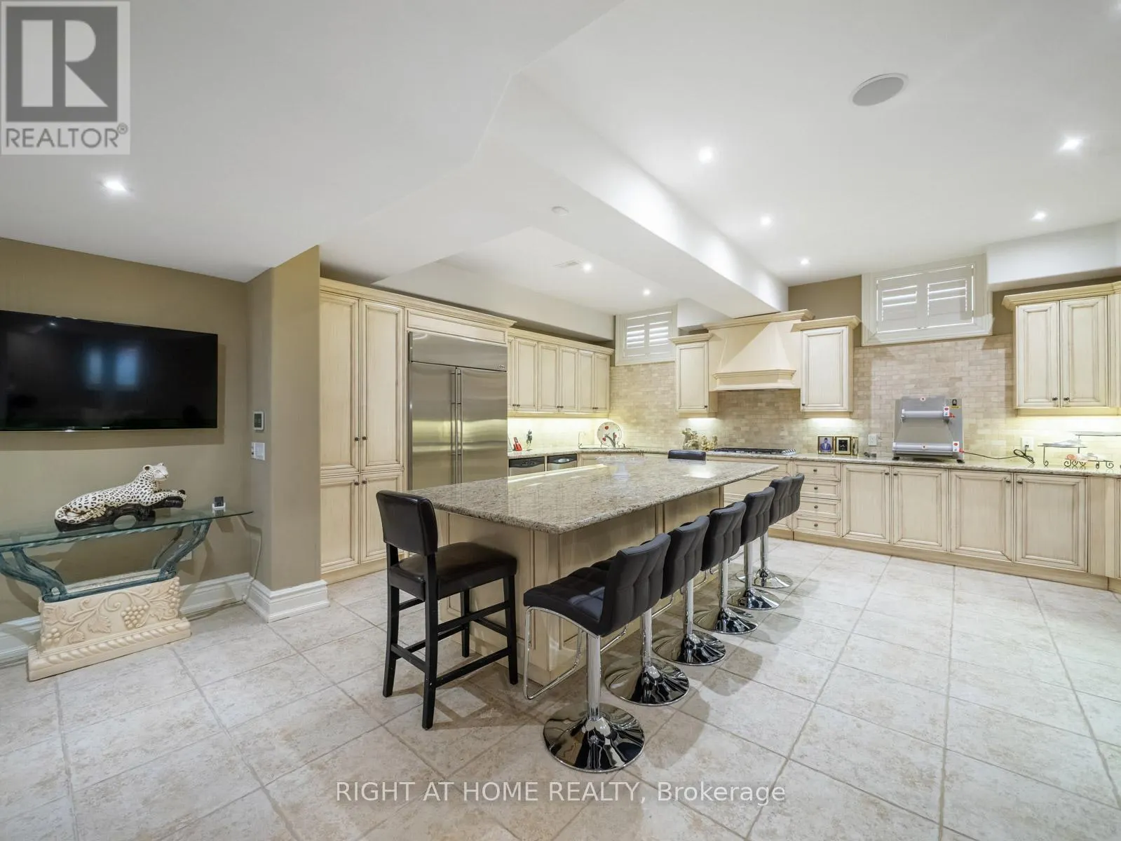 100 ROCMARY PLACE