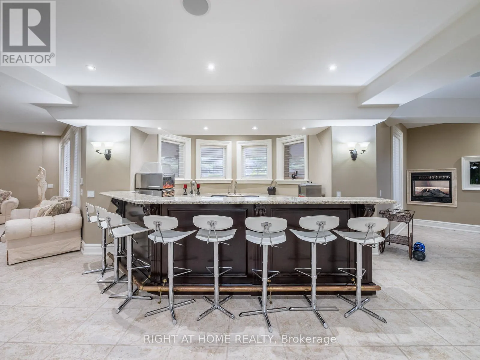 100 ROCMARY PLACE
