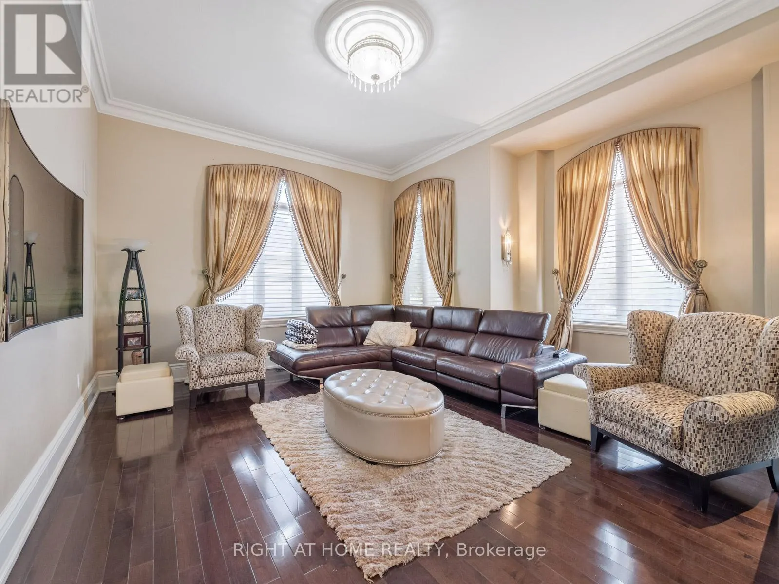 100 ROCMARY PLACE