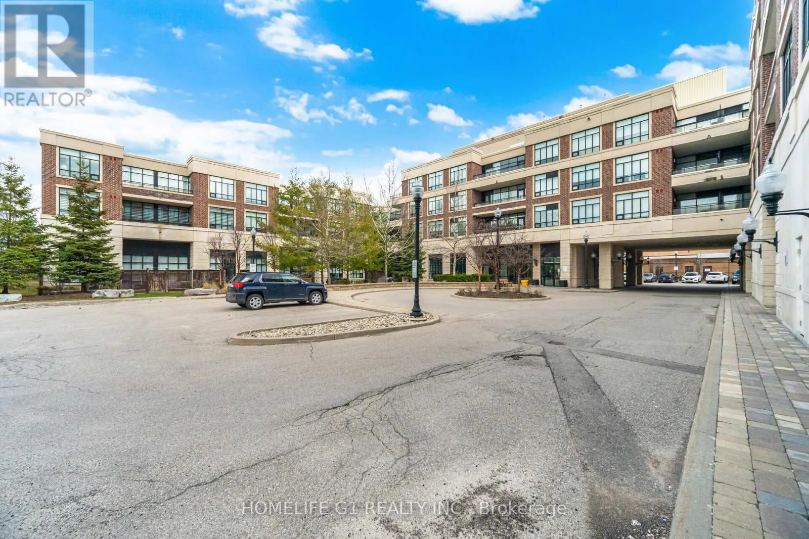 212 - 2396 MAJOR MACKENZIE DRIVE