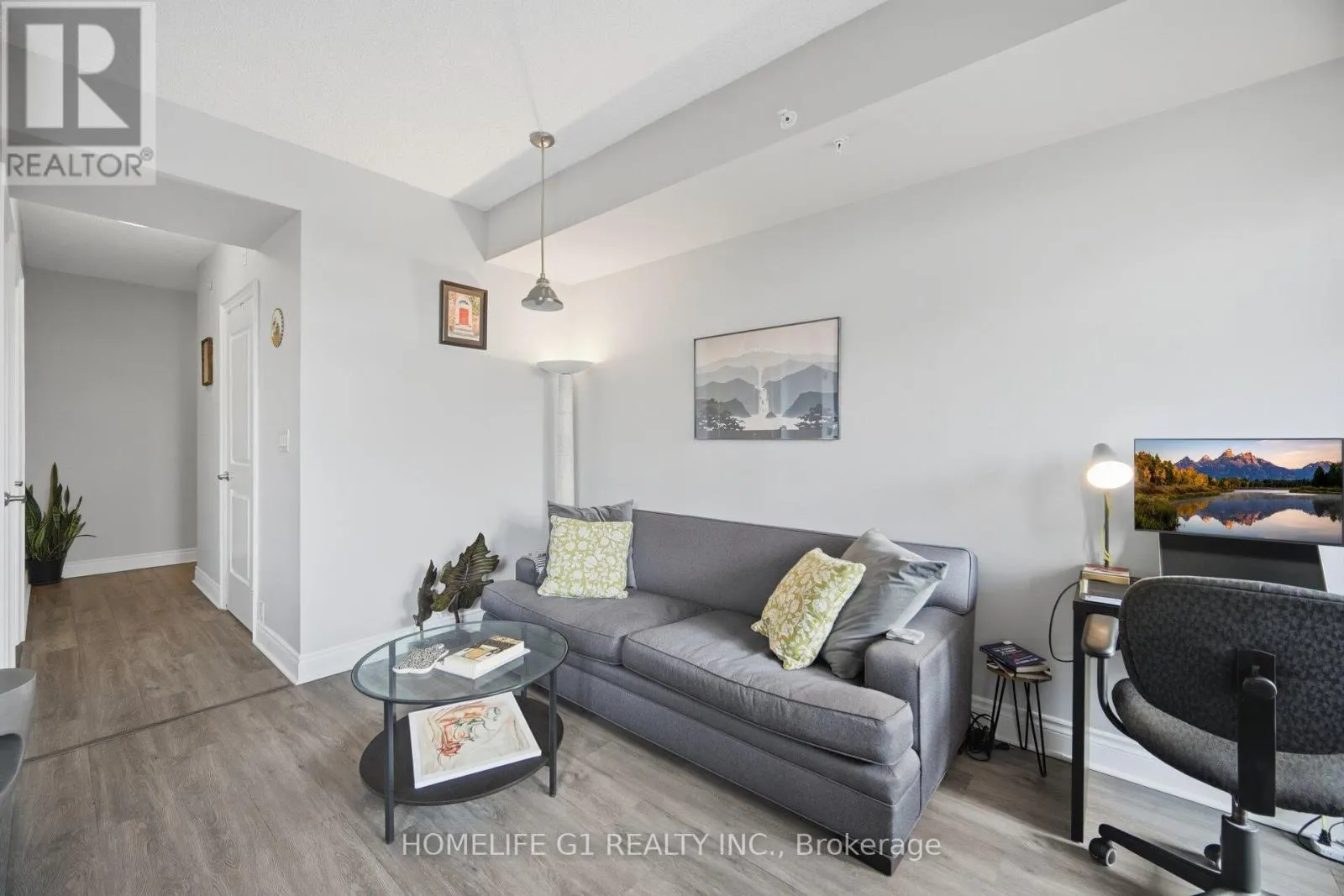 212 - 2396 MAJOR MACKENZIE DRIVE