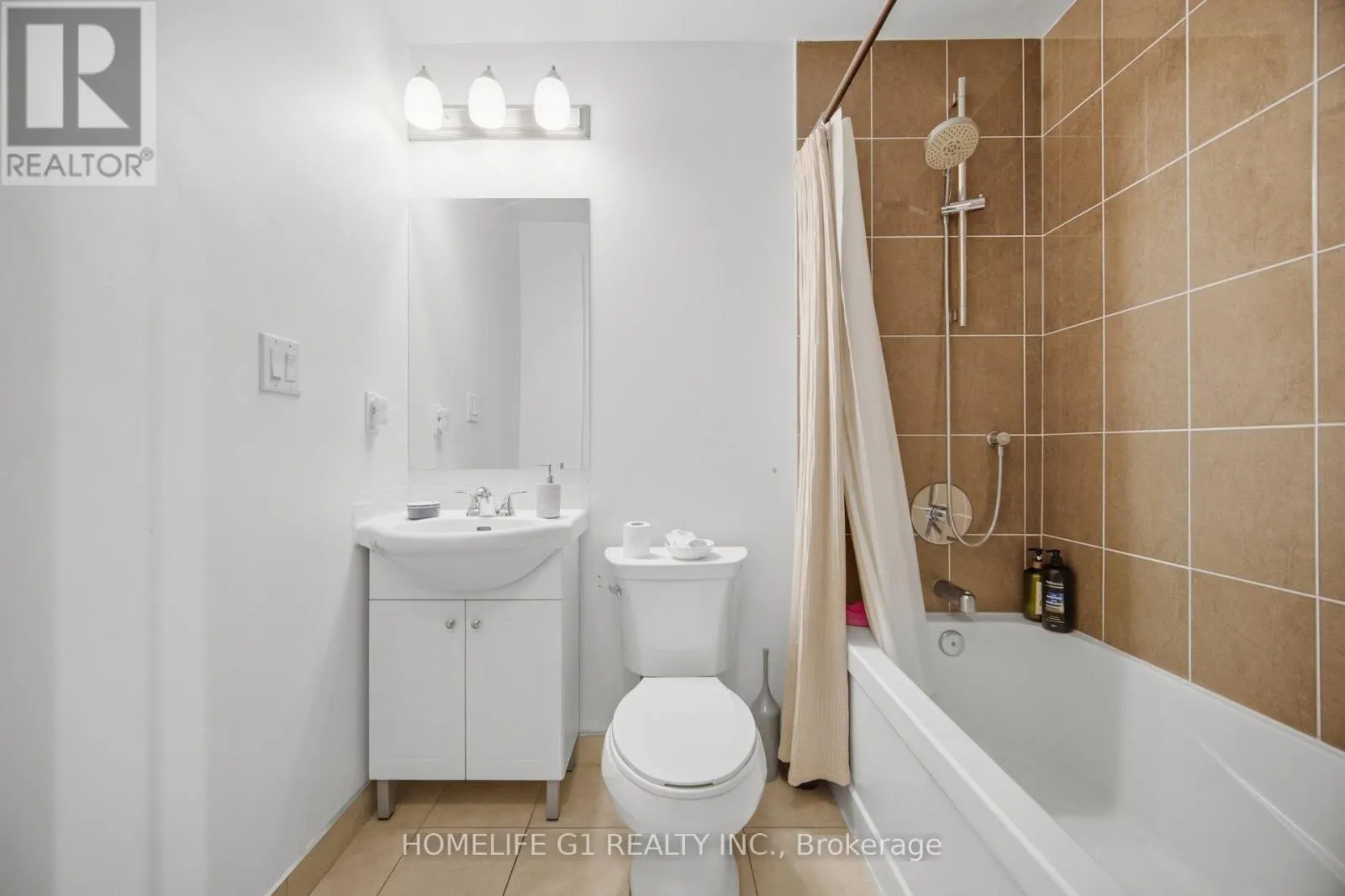 212 - 2396 MAJOR MACKENZIE DRIVE