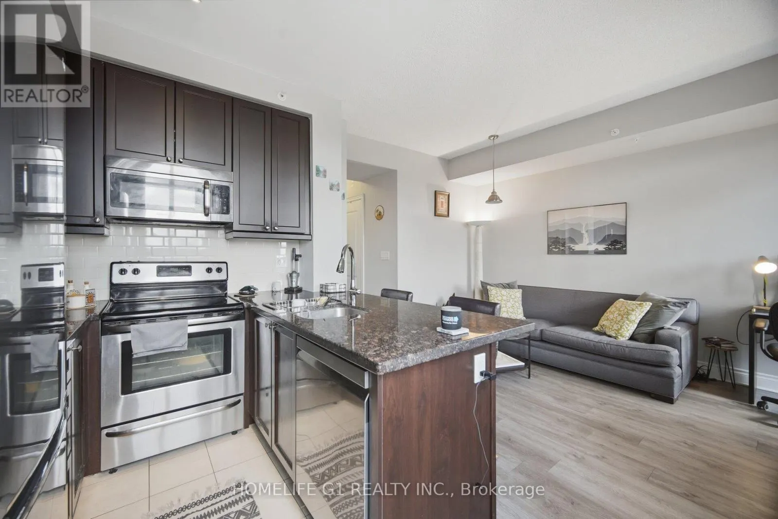 212 - 2396 MAJOR MACKENZIE DRIVE