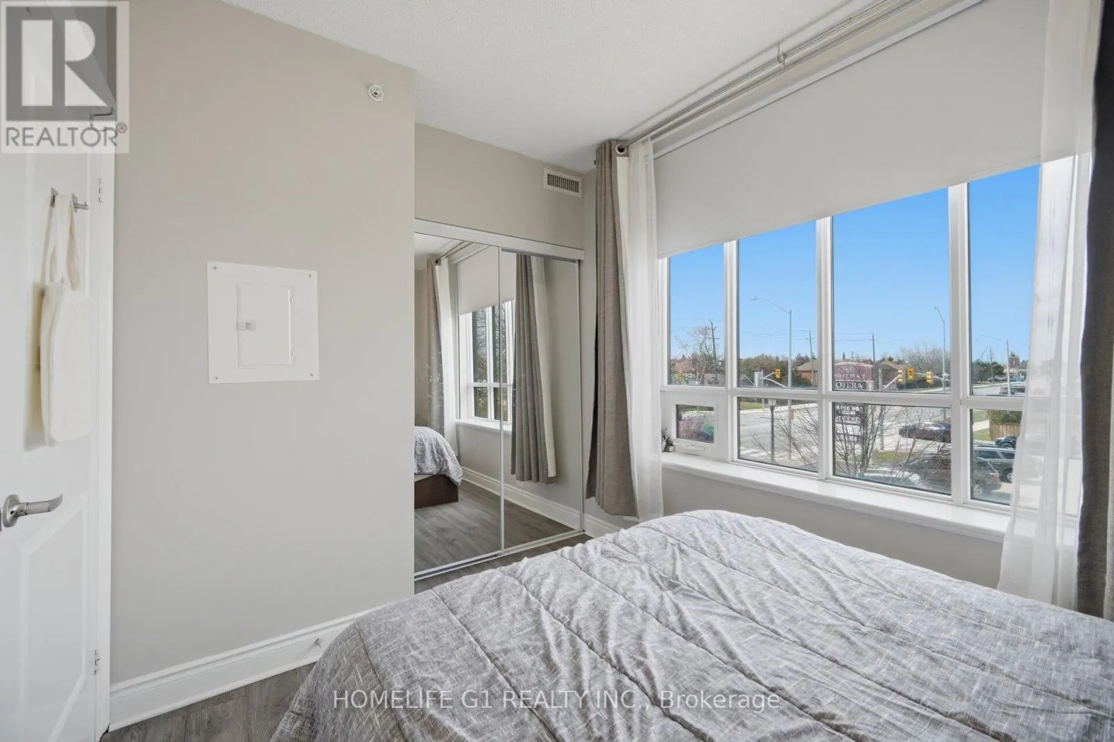 212 - 2396 MAJOR MACKENZIE DRIVE