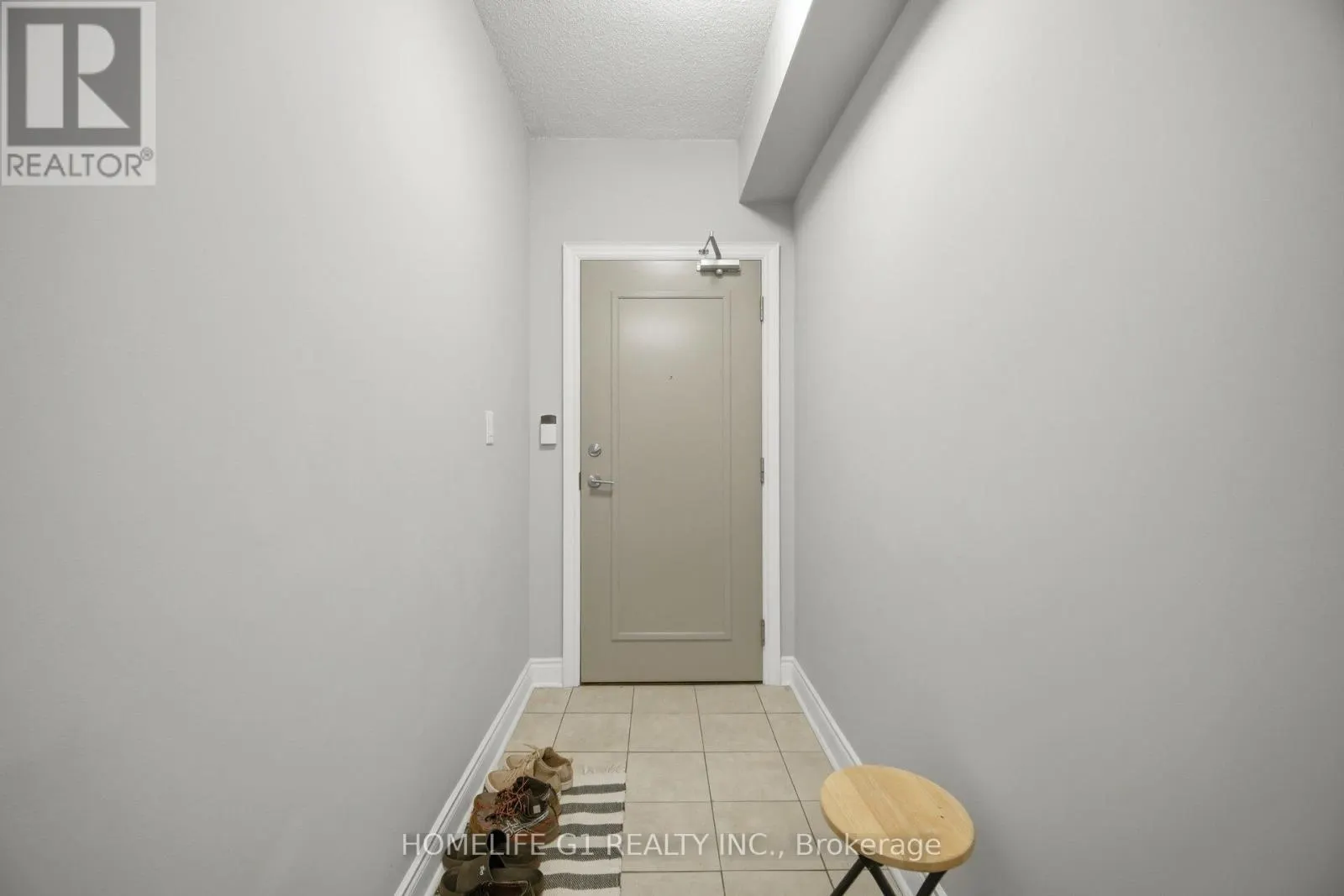 212 - 2396 MAJOR MACKENZIE DRIVE