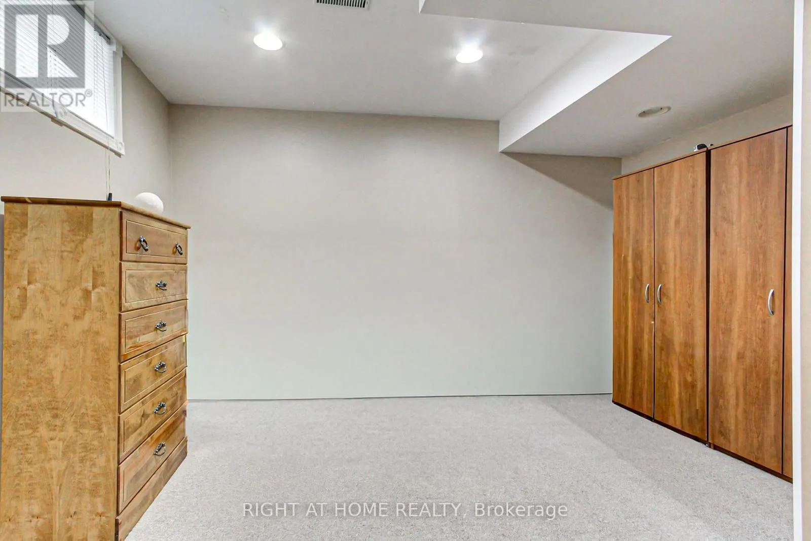 30 KITIMAT CRESCENT