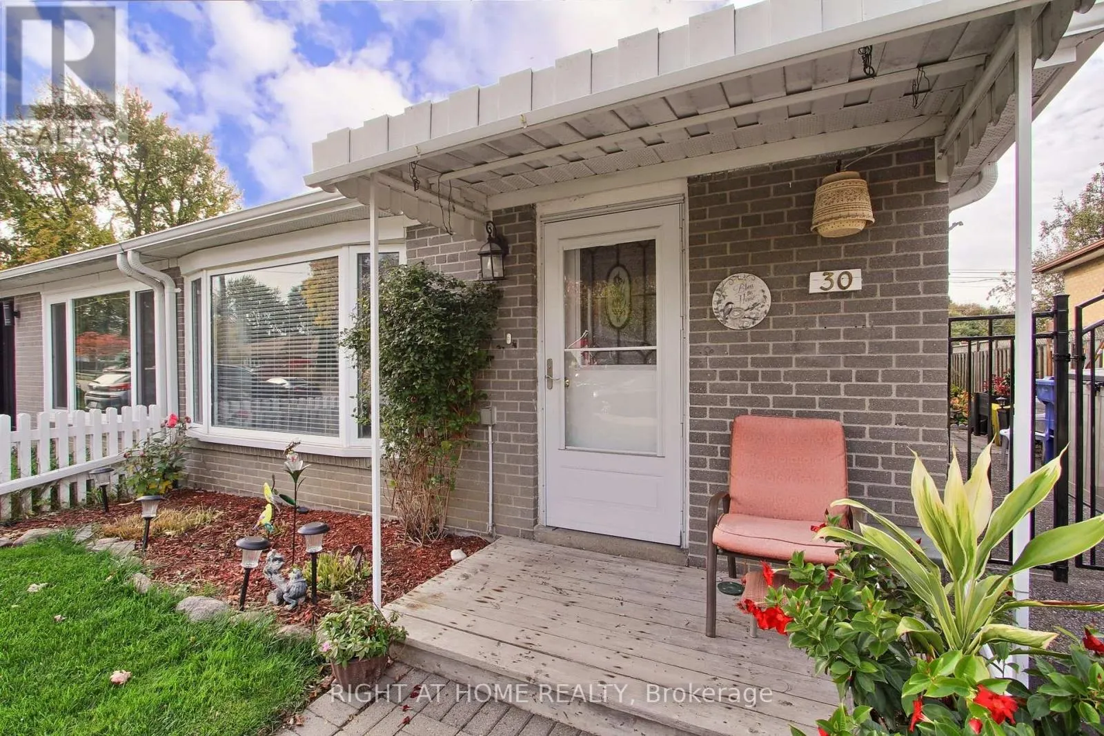 30 KITIMAT CRESCENT