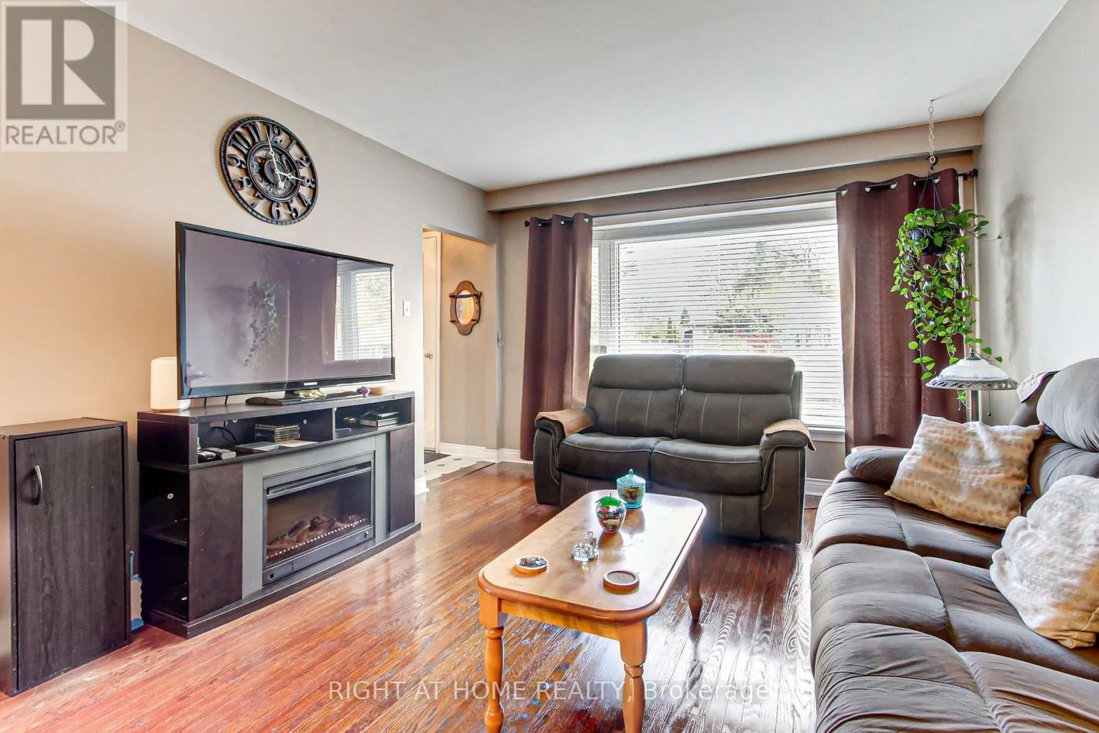 30 KITIMAT CRESCENT