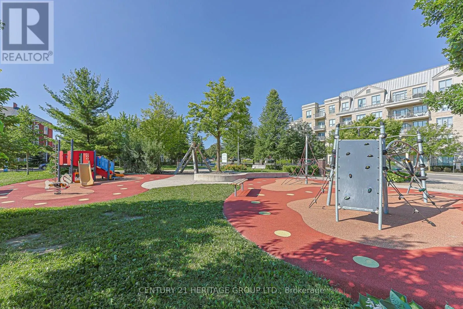210 - 111 CIVIC SQUARE GATE