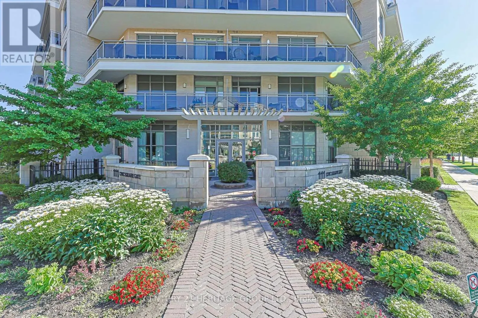 210 - 111 CIVIC SQUARE GATE