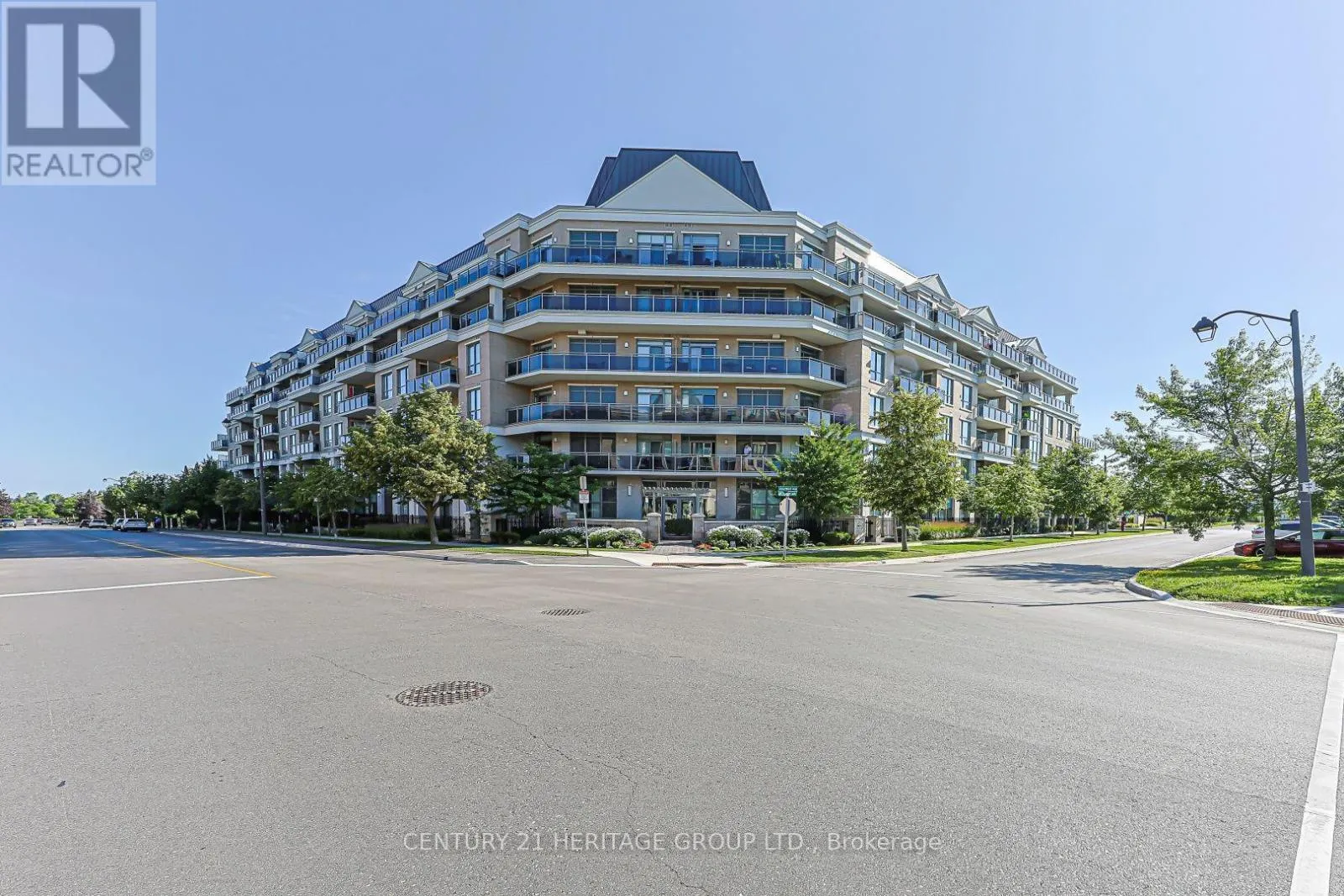210 - 111 CIVIC SQUARE GATE