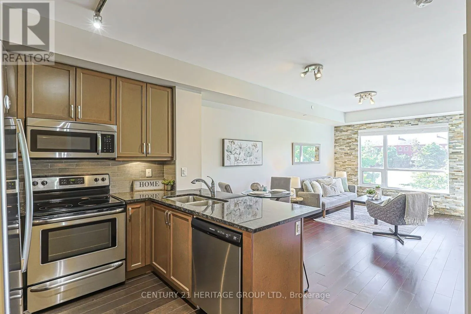 210 - 111 CIVIC SQUARE GATE