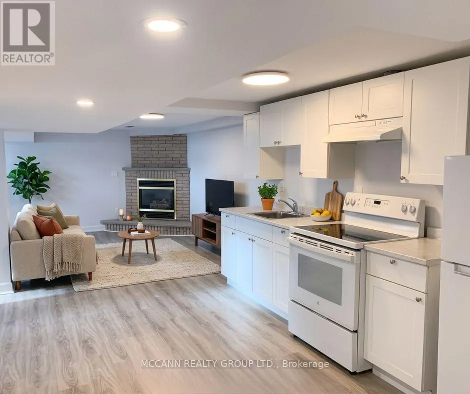 B - 582 MULOCK COURT