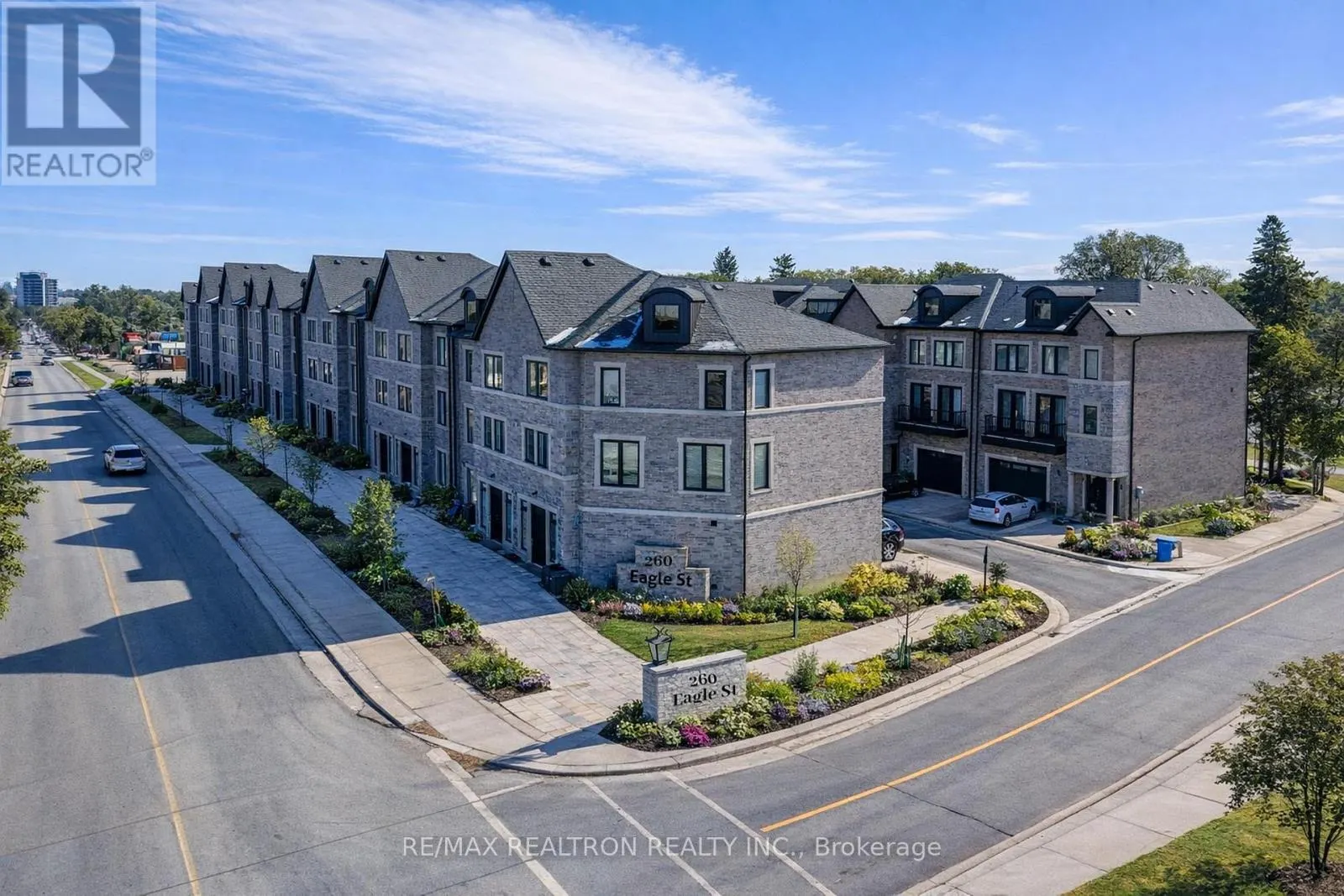 10 - 260 EAGLE STREET