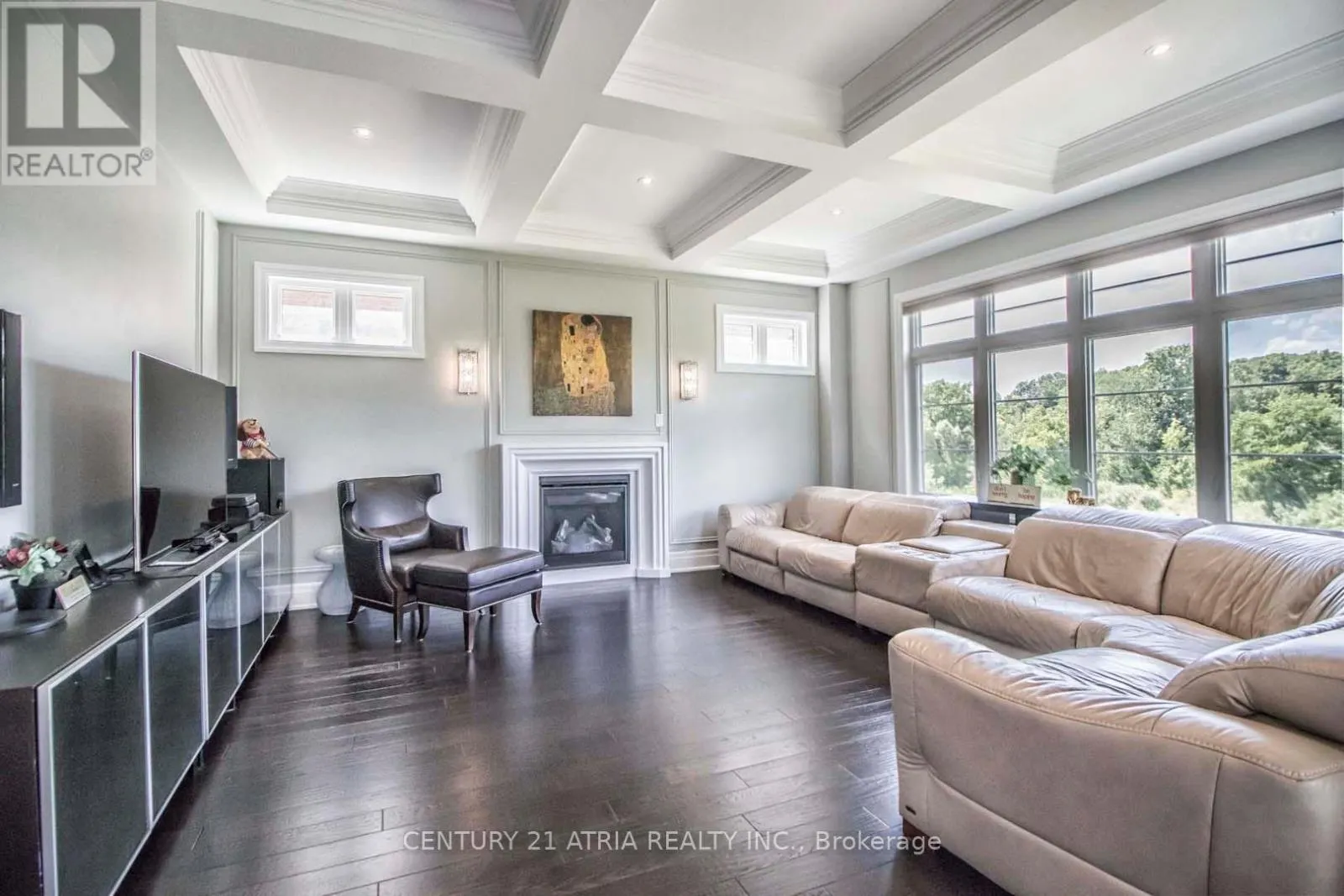 122 BURNS BOULEVARD
