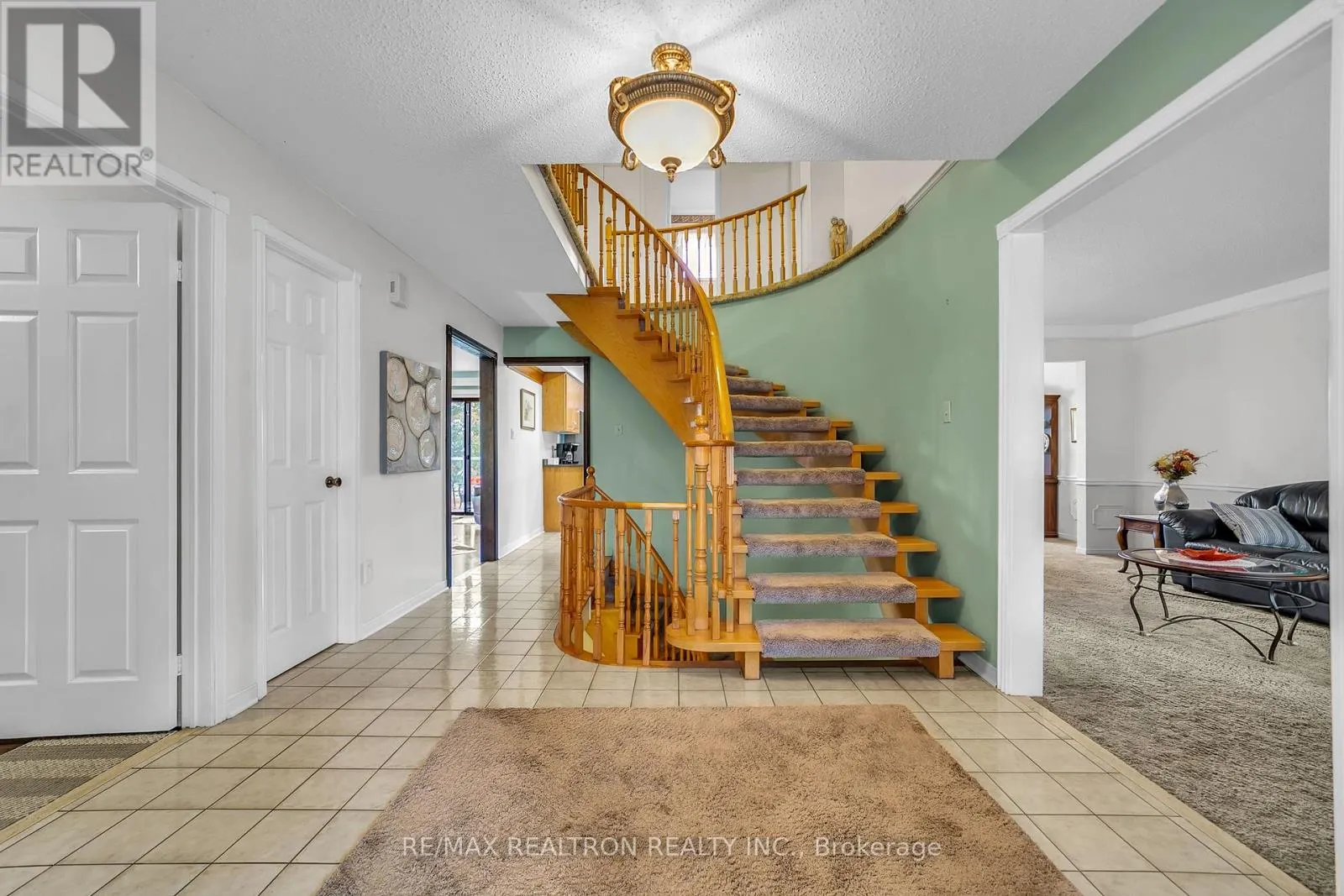 114 GOLF LINKS DRIVE S