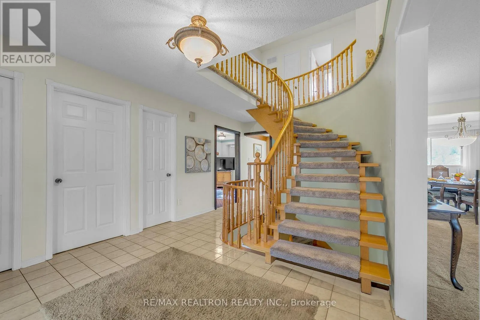 114 GOLF LINKS DRIVE S