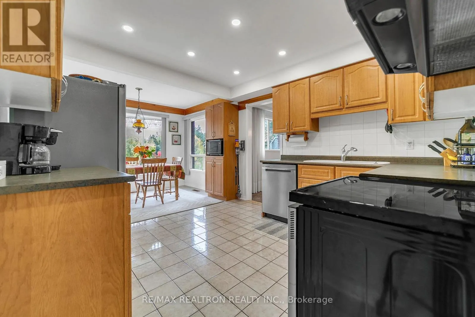 114 GOLF LINKS DRIVE S