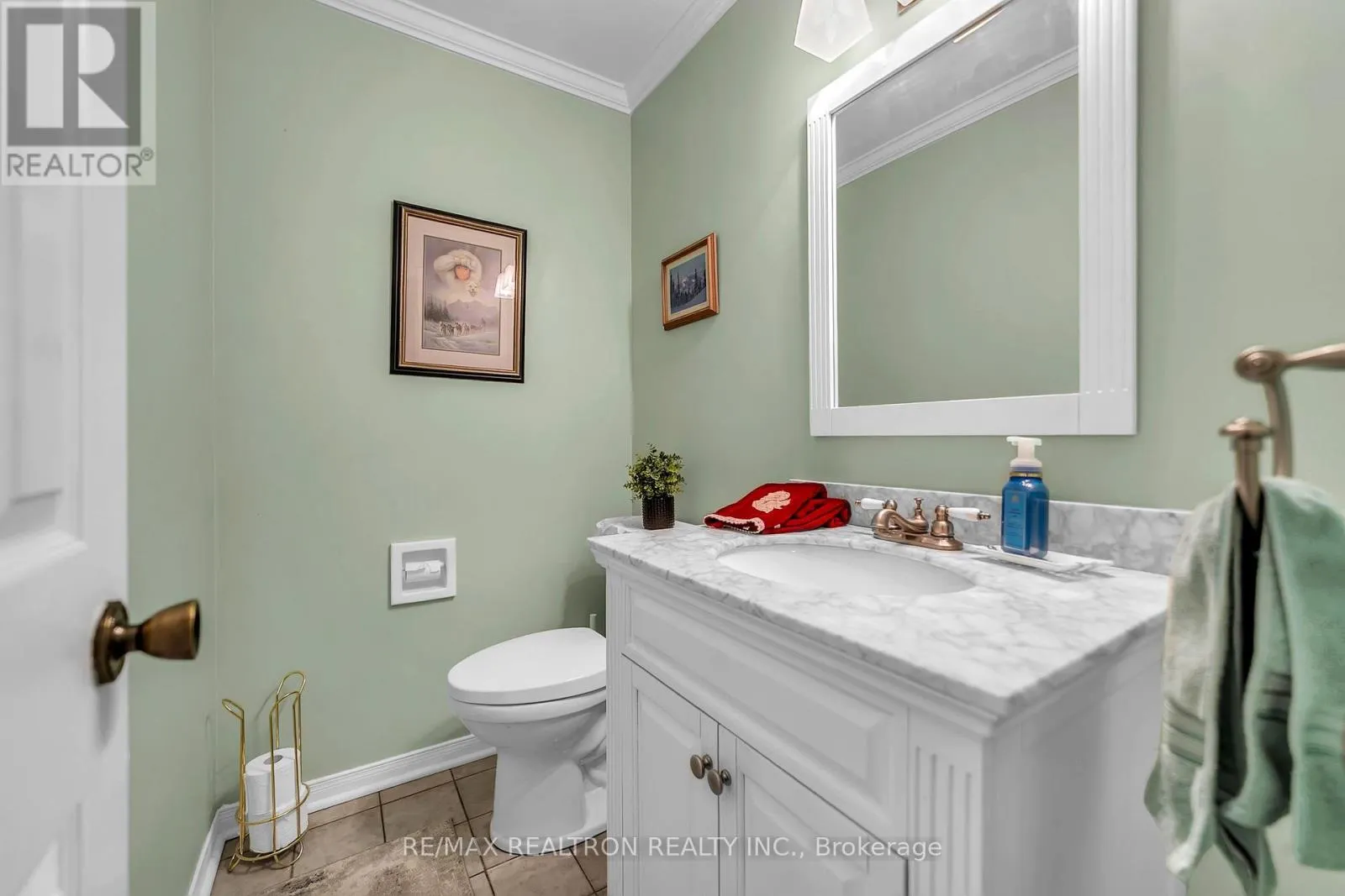 114 GOLF LINKS DRIVE S