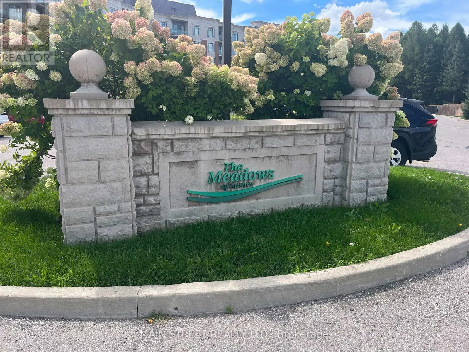 218 - 420 WILLIAM GRAHAM DRIVE