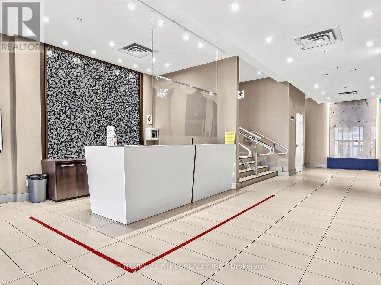 512 - 15277 YONGE STREET