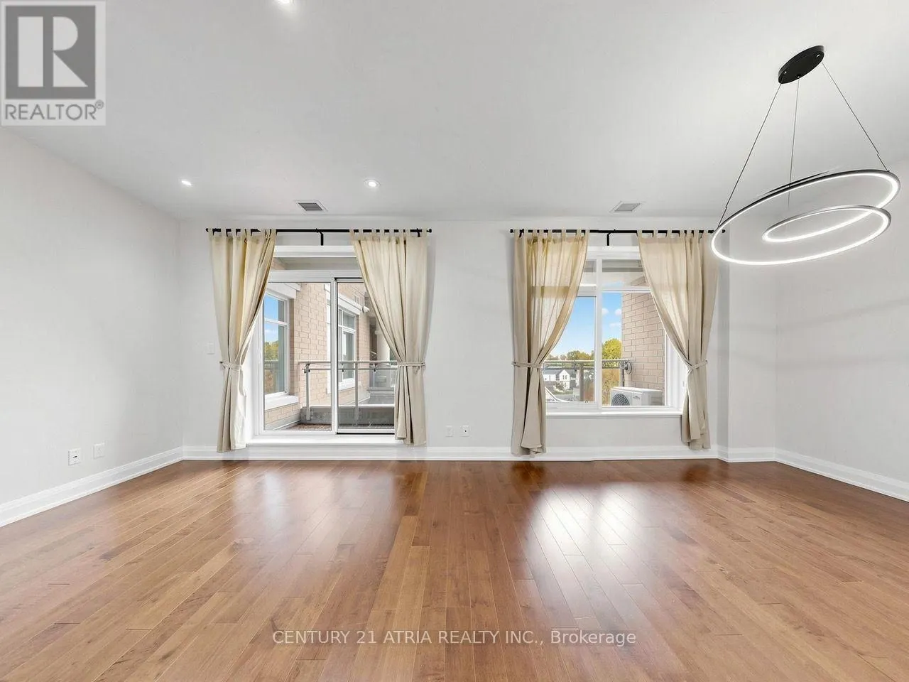 512 - 15277 YONGE STREET
