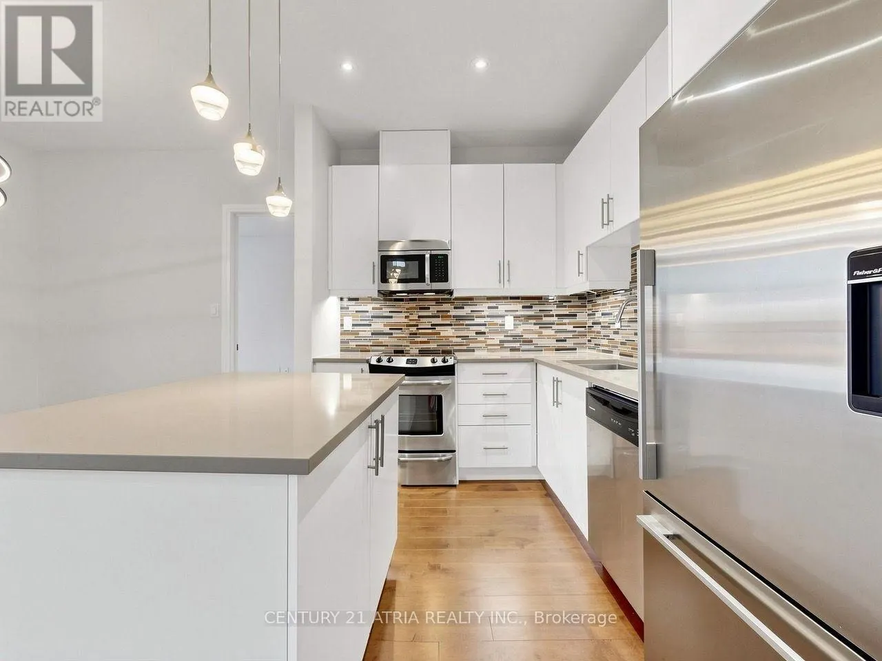 512 - 15277 YONGE STREET