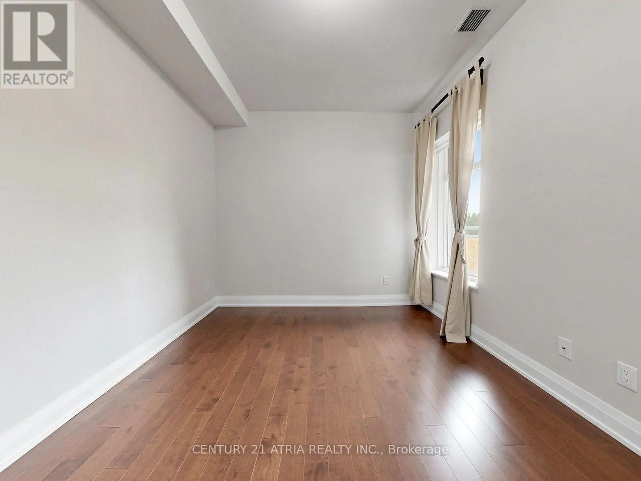 512 - 15277 YONGE STREET