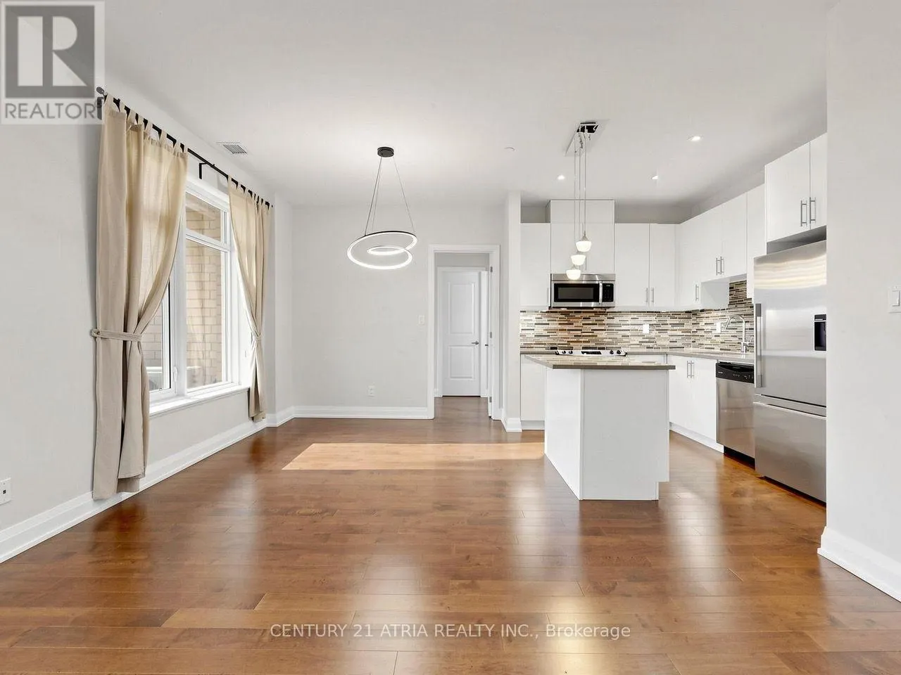 512 - 15277 YONGE STREET