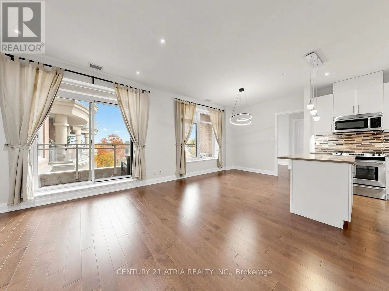 512 - 15277 YONGE STREET